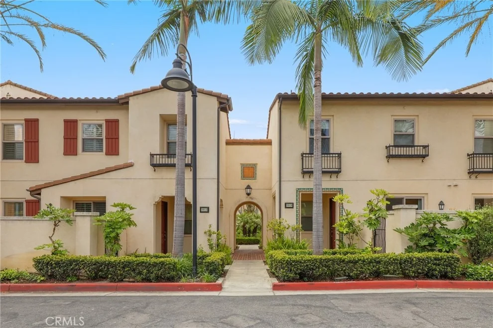 Unit for sale at 2925 W Edinger Avenue, Santa Ana, CA 92704