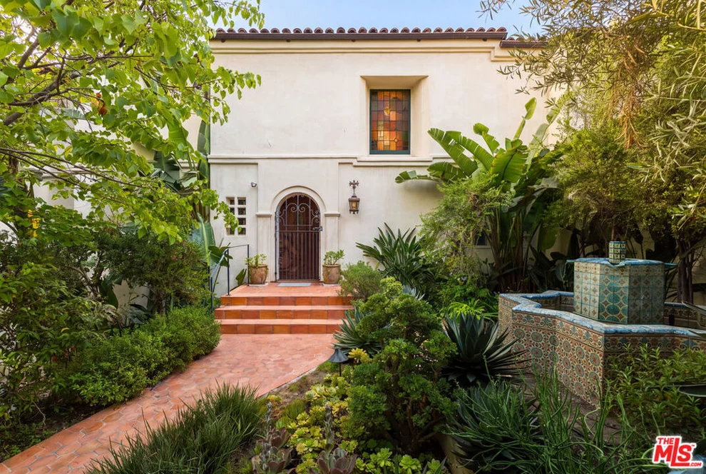 Unit for sale at 3842 Carnavon Way, Los Angeles, CA 90027