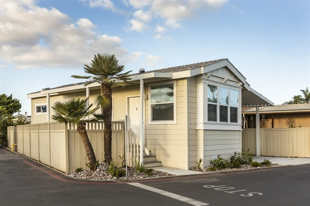 Unit for sale at 699 N Vulcan Ave, Encinitas, CA 92024