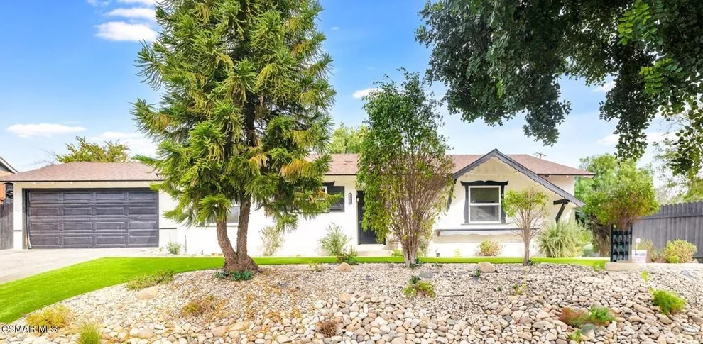 Unit for sale at 2886 Calle Lacota, Thousand Oaks, CA 91360