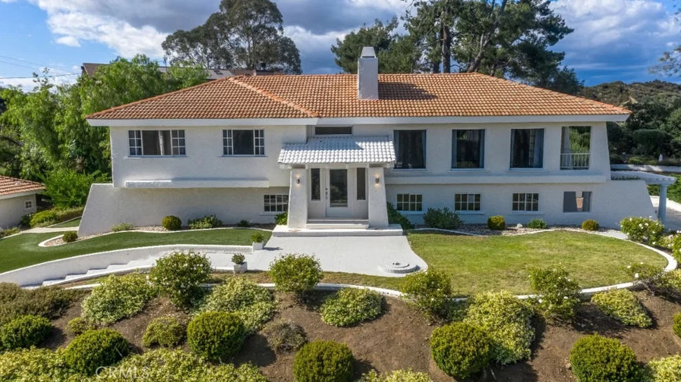 Unit for sale at 26086 Mulholland Highway, Calabasas, CA 91302