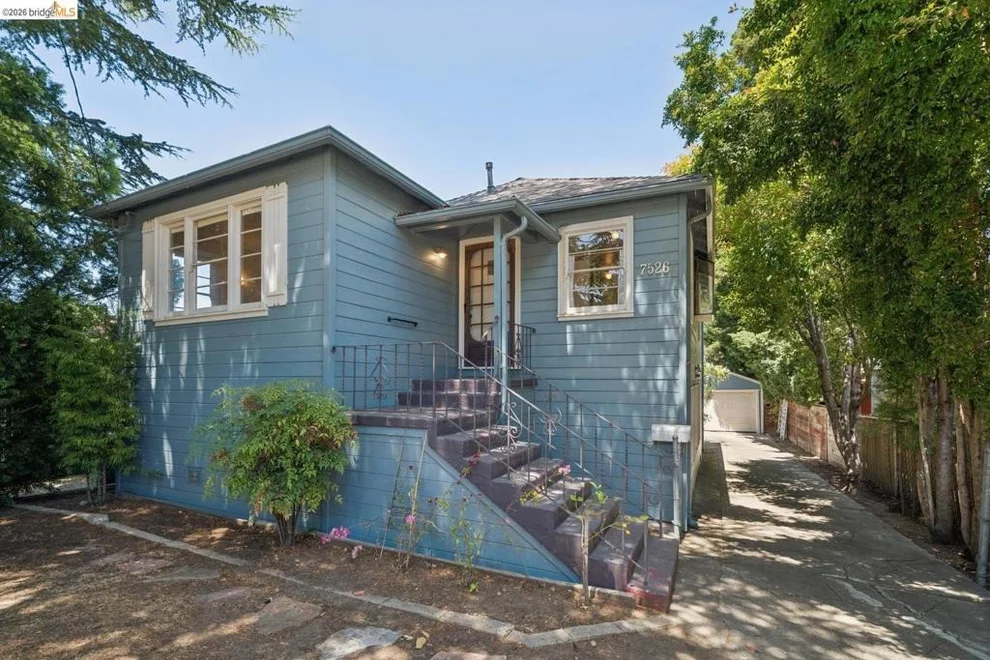 Unit for sale at 7526 Greenly DR, Oakland, CA 94605