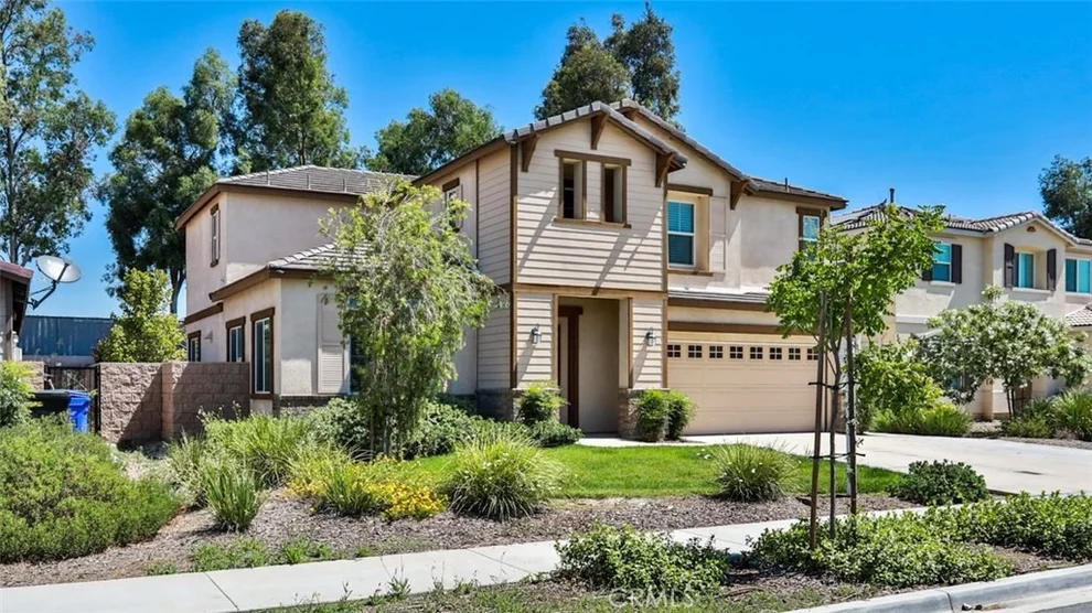 Unit for sale at 17078 Elaine Court, Fontana, CA 92336