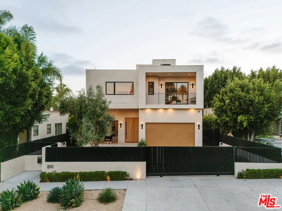 Unit for sale at 819 N Ogden Drive, Los Angeles, CA 90046