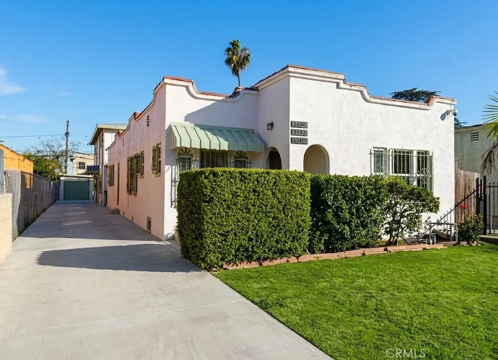 Unit for sale at 6544 S Victoria Avenue, Los Angeles, CA 90043