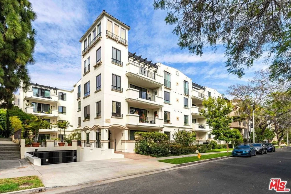 Unit for sale at 1530 Camden Avenue, Los Angeles, CA 90025
