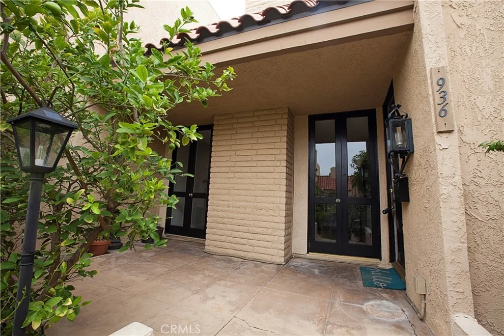 Unit for sale at 936 Palo Verde Avenue, Long Beach, CA 90815
