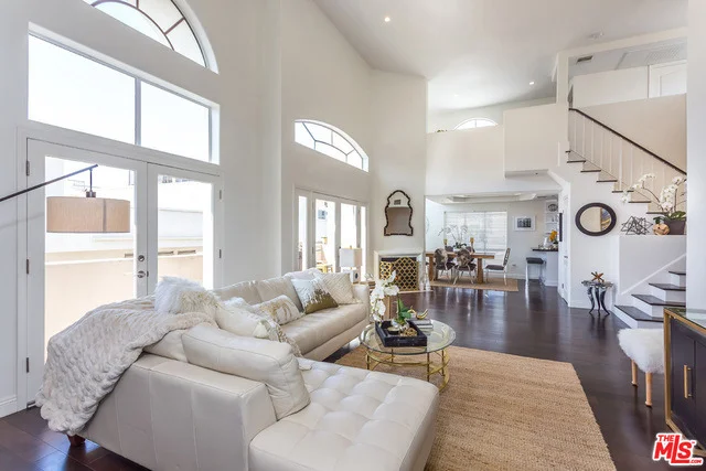Unit for sale at 11855 GOSHEN Avenue, Los Angeles, CA 90049