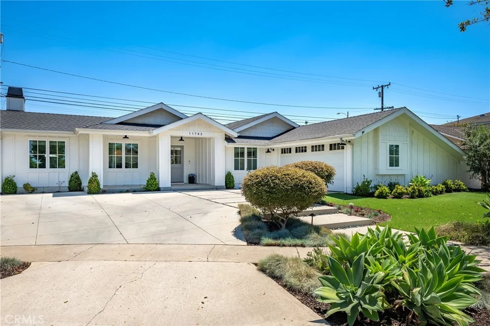 Unit for sale at 11782 Davenport, Rossmoor, CA 90720