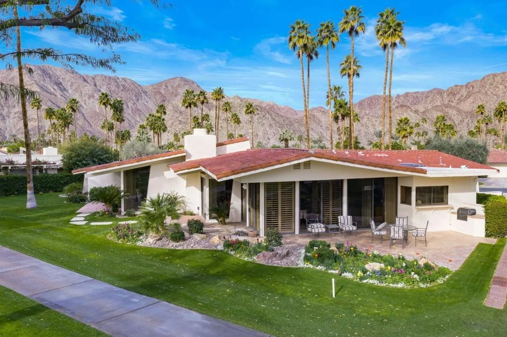Unit for sale at 49250 Avenida Fernando, La Quinta, CA 92253