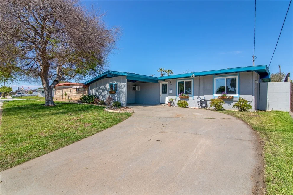 Unit for sale at 1104 Oneonta Ave, Imperial Beach, CA 91932
