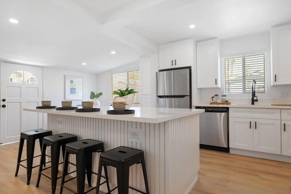 Unit for sale at 842 850 Valley Ave, Solana Beach, CA 92075