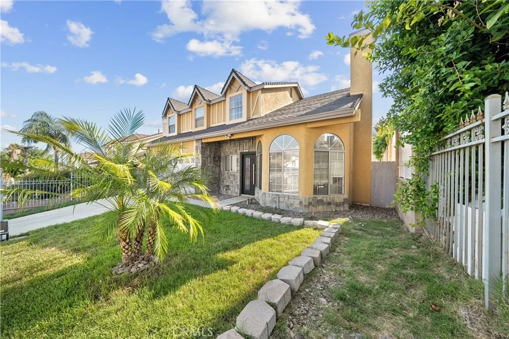 Unit for sale at 11568 Luanda Street, Sylmar, CA 91342