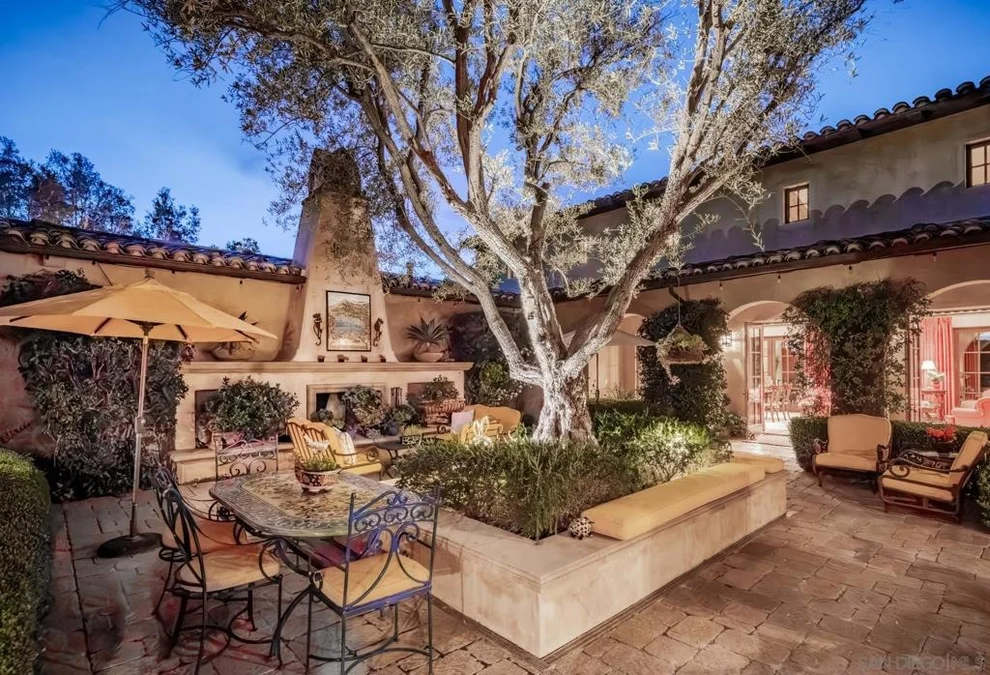 Unit for sale at 18669 Via Catania, Rancho Santa Fe, CA 92091