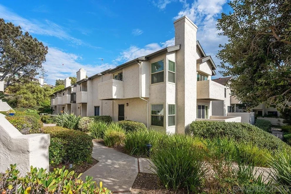 Unit for sale at 6645 Canyon Rim Row, San Diego, CA 92111