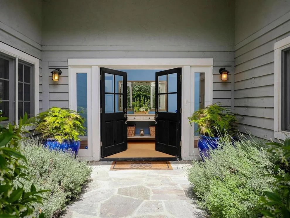 Unit for sale at 1686 Nautilus Street, La Jolla, CA 92037