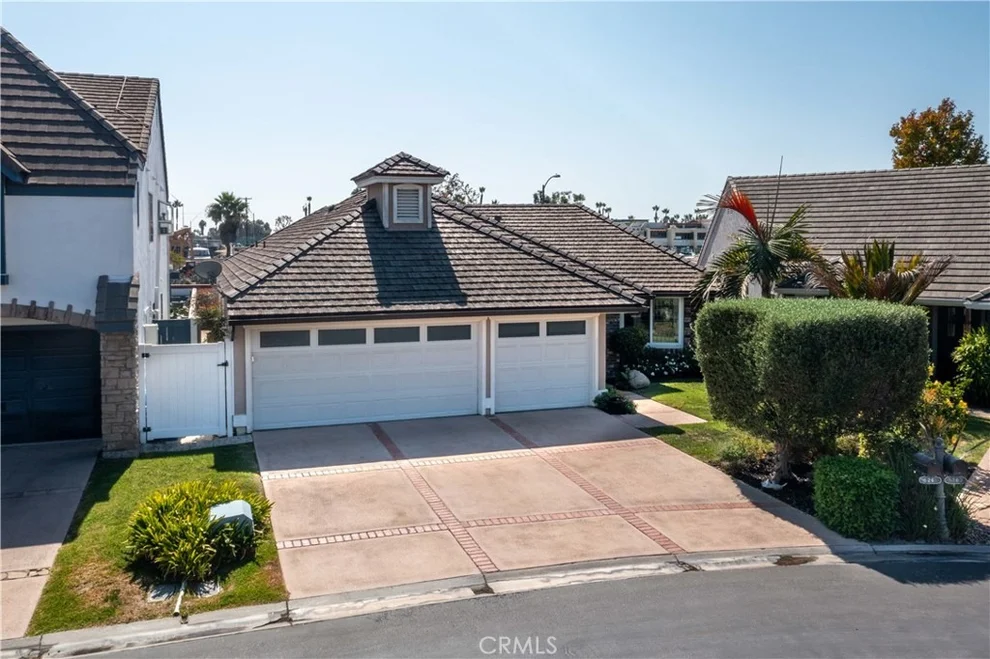Unit for sale at 6261 Majorca Circle, Long Beach, CA 90803
