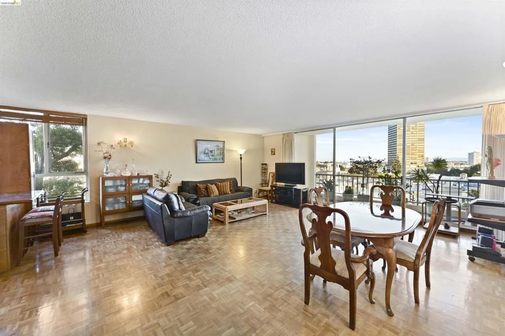 Unit for sale at 320 Lee St, Oakland, CA 94610