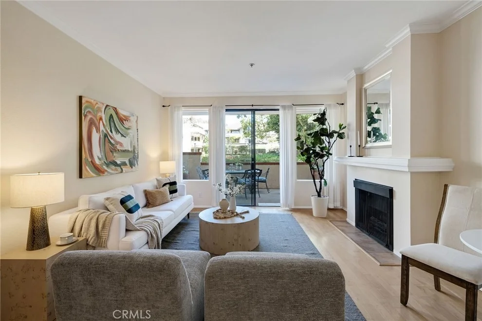 Unit for sale at 2571 Plaza Del Amo, Torrance, CA 90503