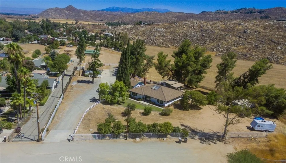 Unit for sale at 40490 Vista Road, Hemet, CA 92544