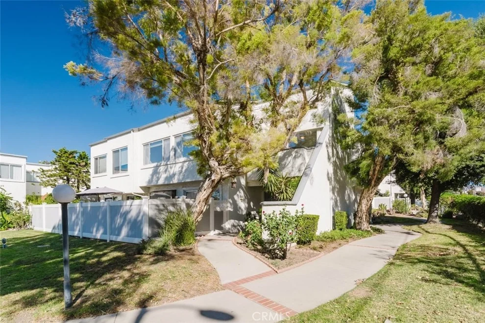 Unit for sale at 18501 Mayall Street, Northridge, CA 91324