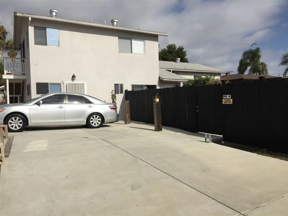 Unit for sale at 548 W California Ave, Vista, CA 92083