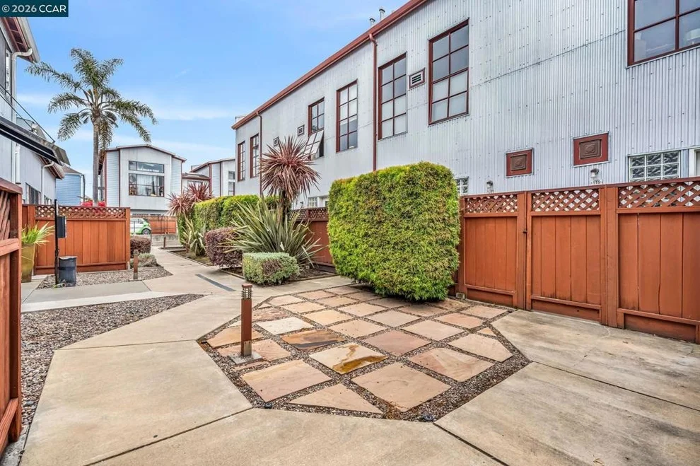 Unit for sale at 3116 Adeline St, Oakland, CA 94608
