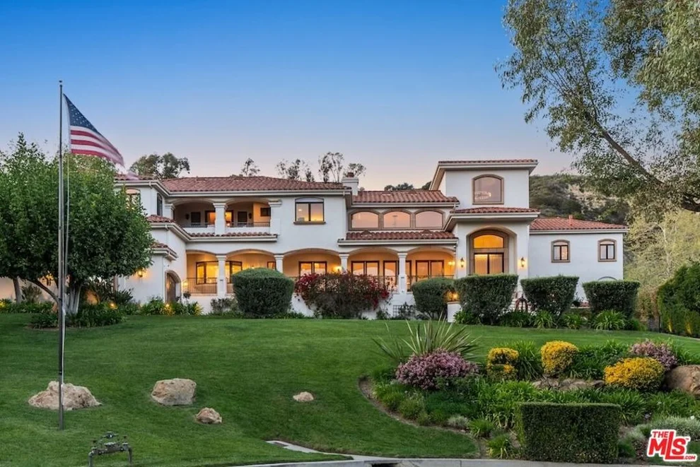 Unit for sale at 23593 Park South Street, Calabasas, CA 91302