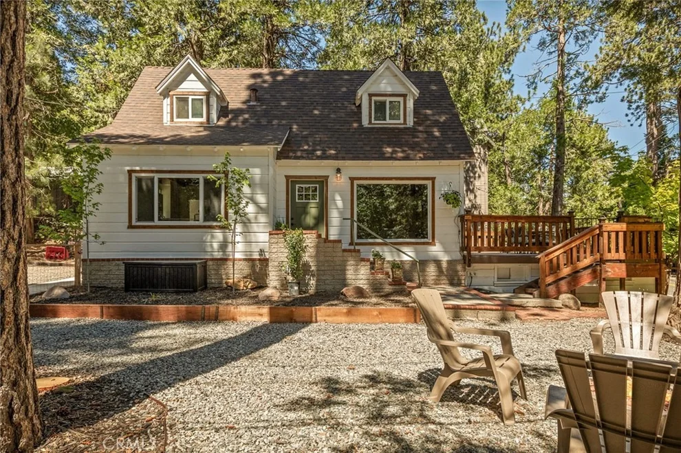 Unit for sale at 27689 Rim Of The World Drive, Lake Arrowhead, CA 92326