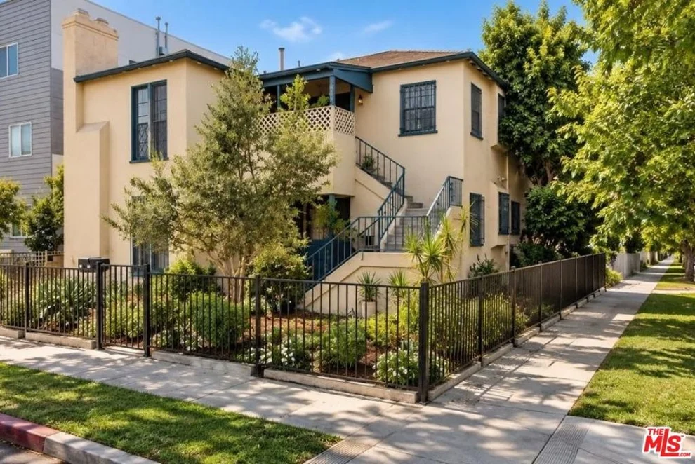 Unit for sale at 541 N St Andrews Place, Los Angeles, CA 90004