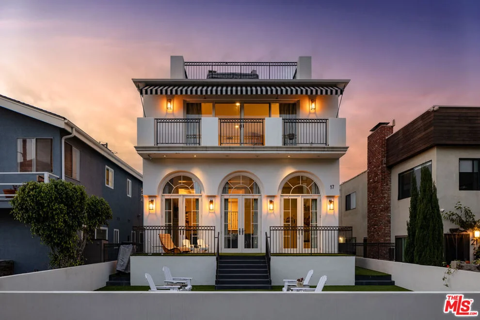 Unit for sale at 17 Privateer Street, Marina Del Rey, CA 90292