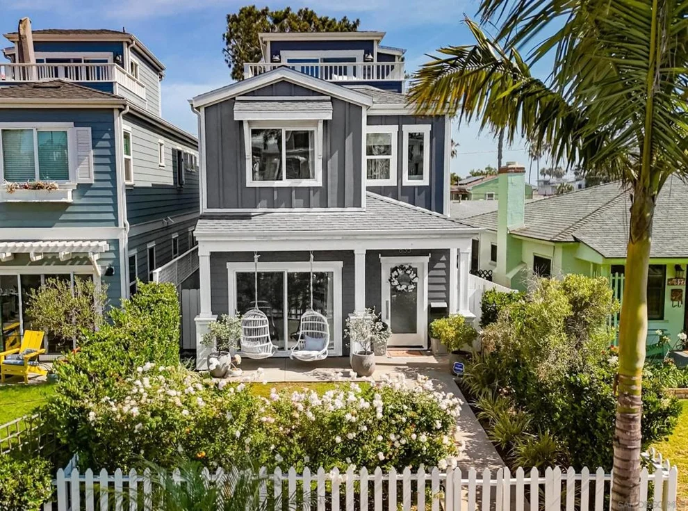 Unit for sale at 835 Beryl St, San Diego, CA 92109