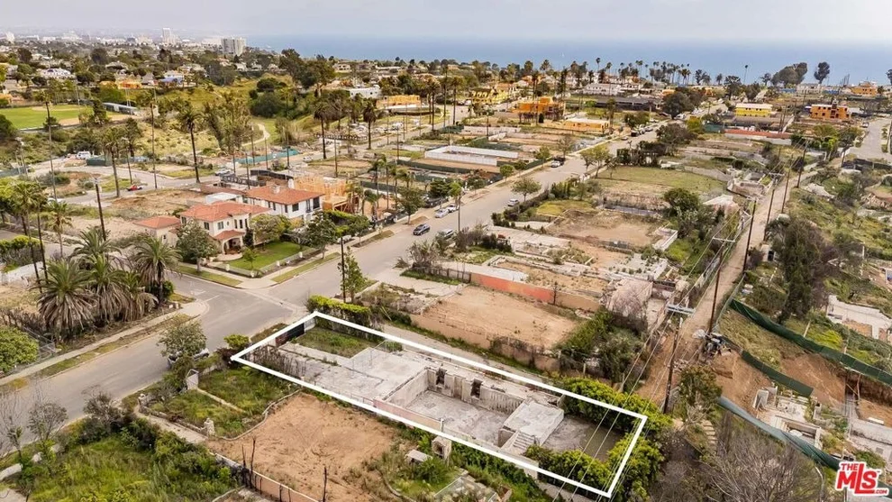 Unit for sale at 701 Via De La Paz, Pacific Palisades, CA 90272