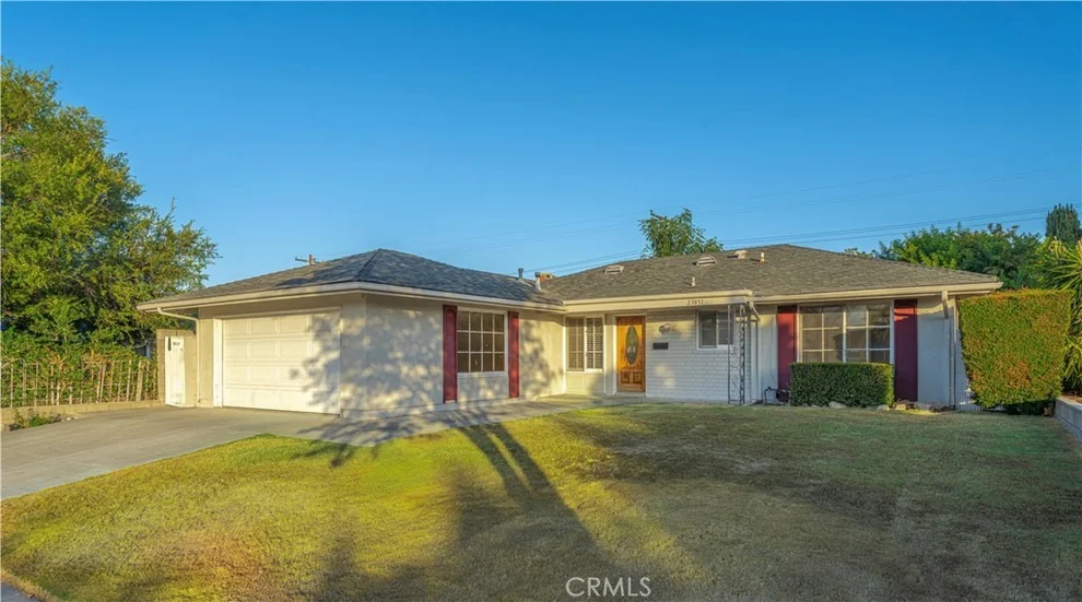 Unit for sale at 23051 Cavanaugh Road, Lake Forest, CA 92630