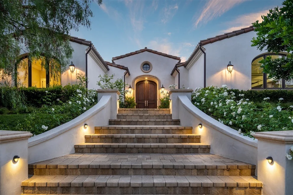 Unit for sale at 13920 Rancho Capistrano Bnd, San Diego, CA 92130