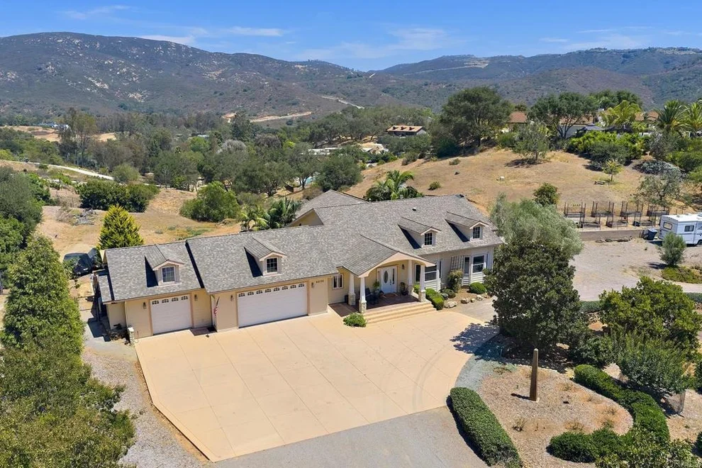 Unit for sale at 20125 Colina Encantada Way, Escondido, CA 92029