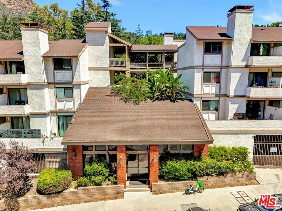 Unit for sale at 3480 Barham Boulevard, Los Angeles, CA 90068