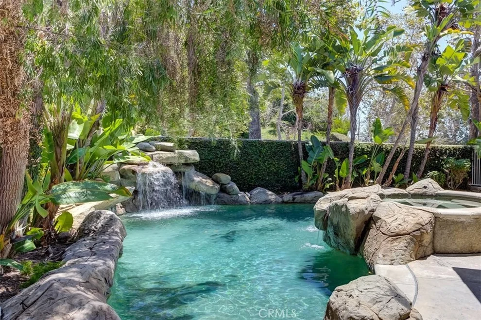 Unit for sale at 42 Deerwood, Aliso Viejo, CA 92656