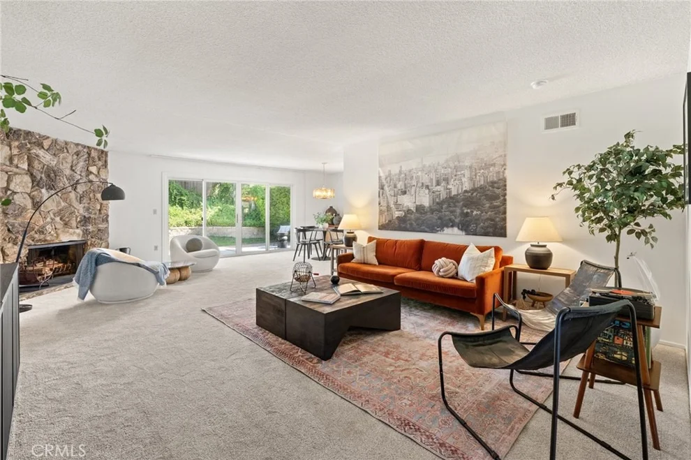 Unit for sale at 20631 Romar, Chatsworth, CA 91311