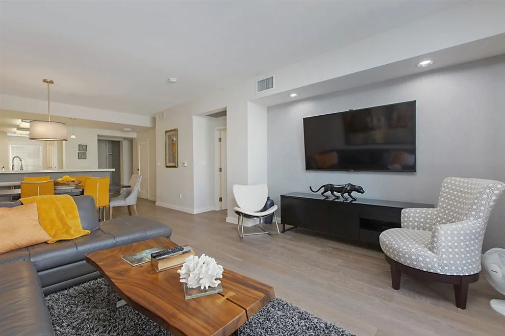 Unit for sale at 5410 La Jolla Blvd, La Jolla, CA 92037