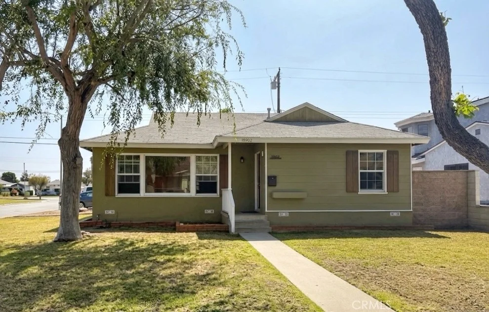 Unit for sale at 13802 Ibbetson, Bellflower, CA 90706