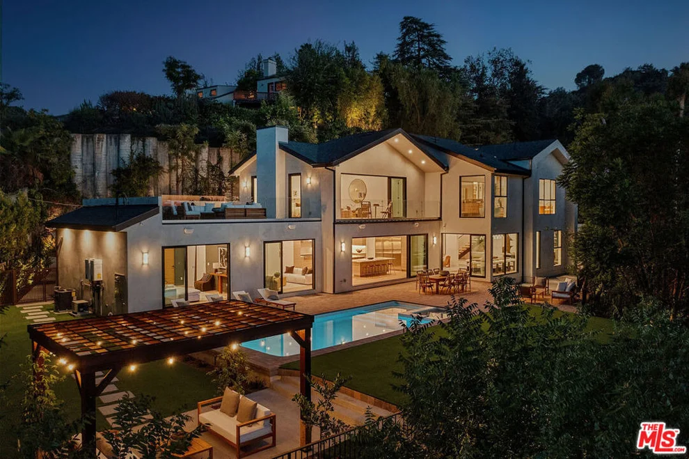 Unit for sale at 14242 Valley Vista Boulevard, Los Angeles, CA 91423