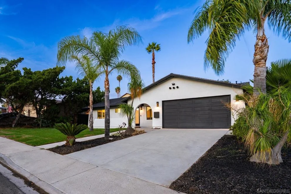 Unit for sale at 12505 Mustang Dr, Poway, CA 92064