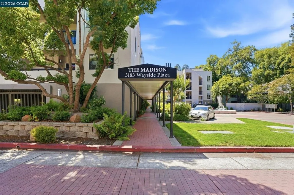 Unit for sale at 3183 Wayside Plz, Walnut Creek, CA 94597
