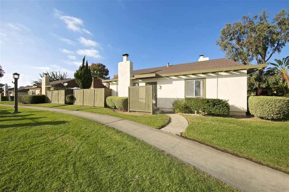 Unit for sale at 10627 Caminito Chueco, San Diego, CA 92126
