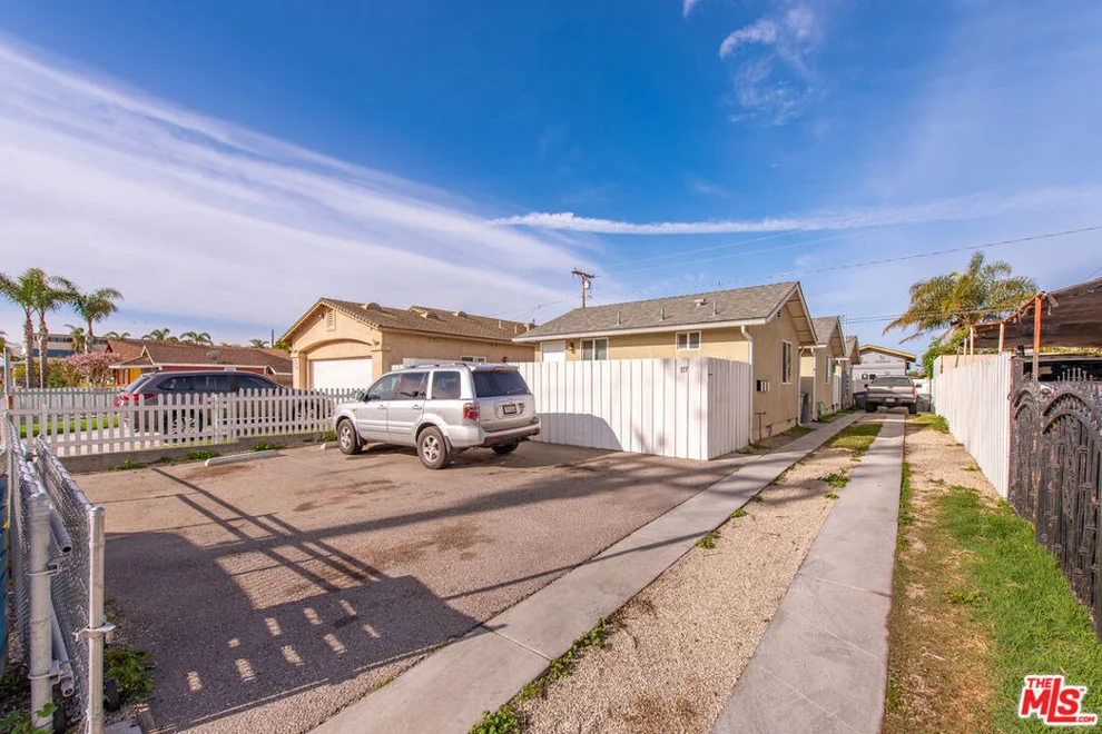 Unit for sale at 117 S Hayes Avenue, Oxnard, CA 93030