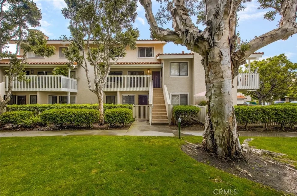 Unit for sale at 19222 Shoreline Lane, Huntington Beach, CA 92648