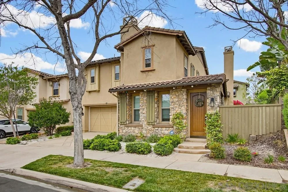 Unit for sale at 15702 New Park Ter, San Diego, CA 92127
