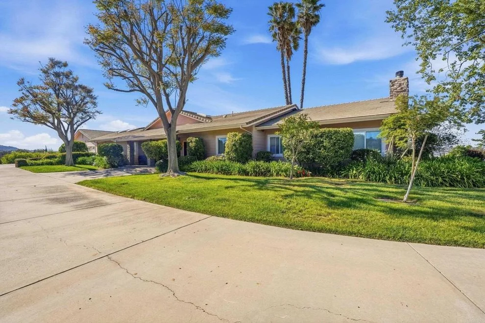 Unit for sale at 18131 Traylor Road, Ramona, CA 92065