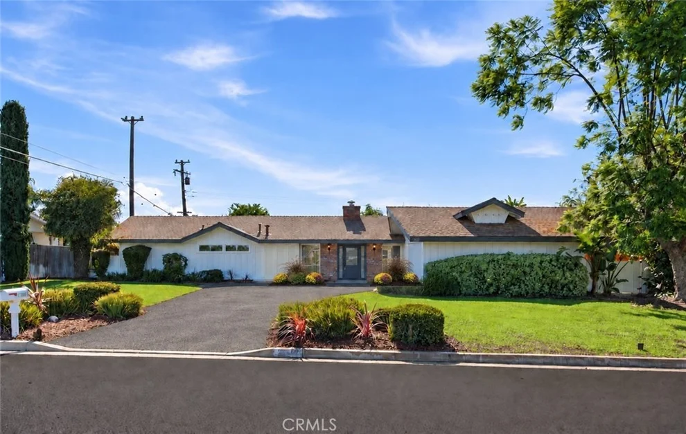 Unit for sale at 13032 Earlham, North Tustin, CA 92705